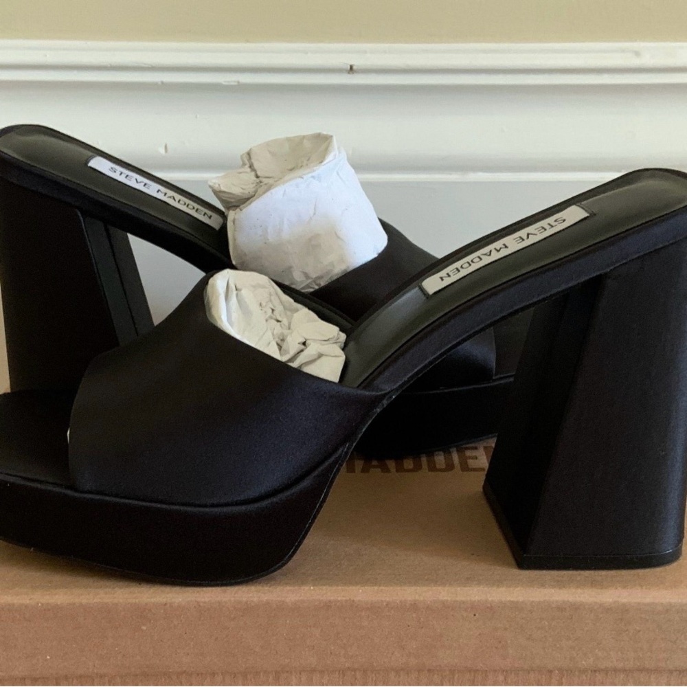 Steve Madden Black Platform Mules